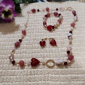 Charming Heart Necklace Set in Red and Pink
